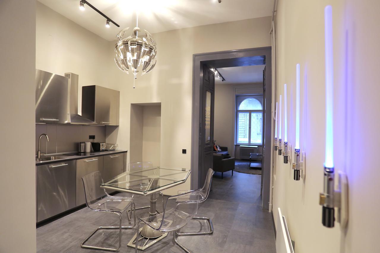 D.Five Galactic Apartment Budapest Eksteriør billede